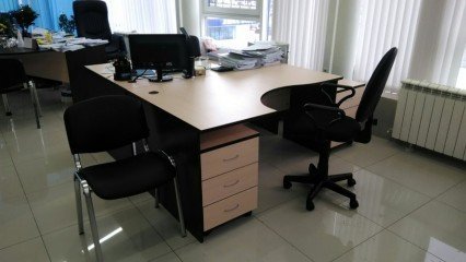 Угловой офисный стол для персонала